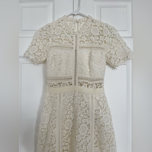 NWT Self Portrait Ivory Floral Guipure Midi Dress - US 0 - Picture 4 of 7